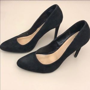 LC by Lauren Conrad Black Pumps